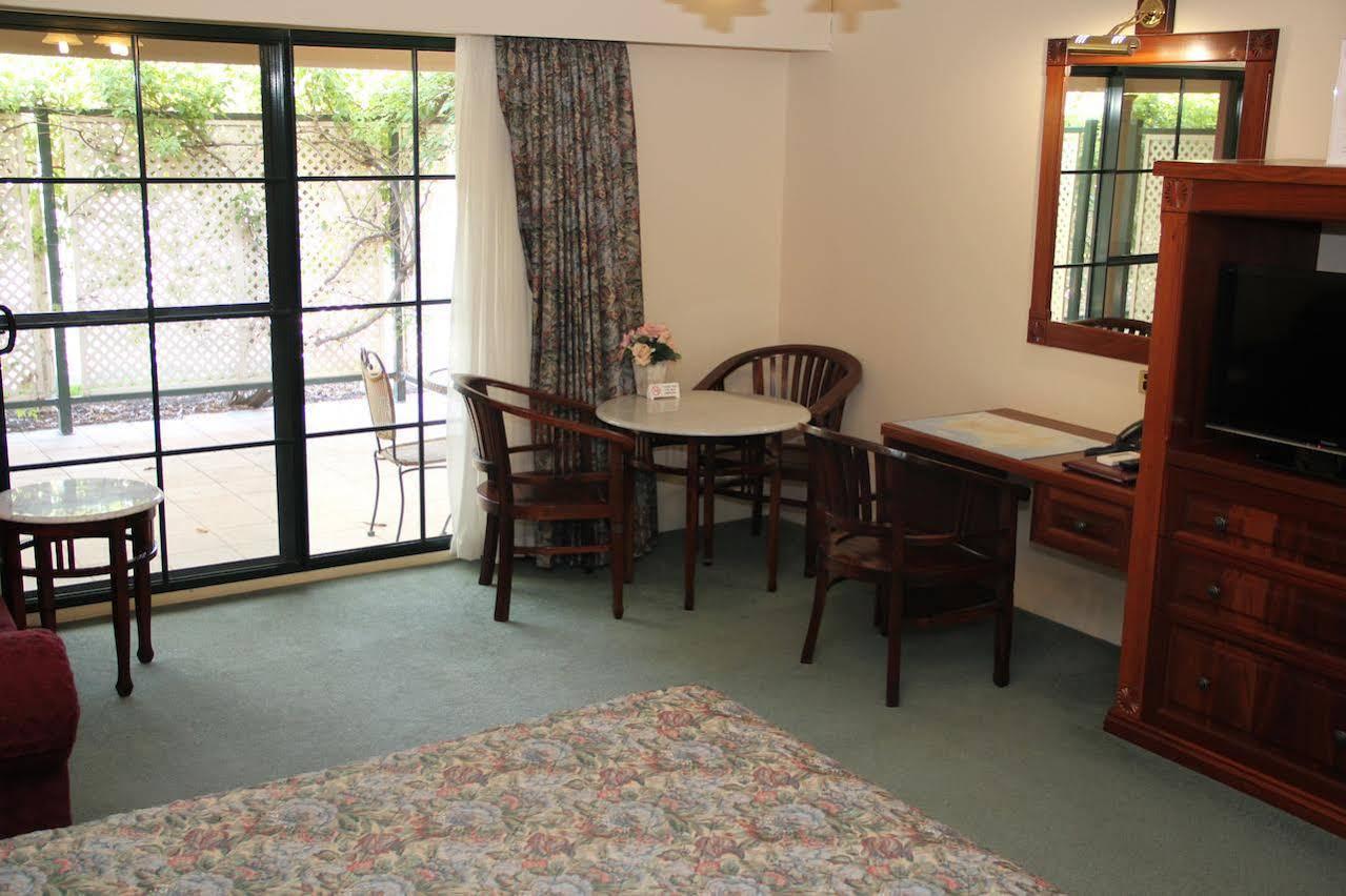 The Lawson Riverside Suites Wagga Wagga Exterior photo